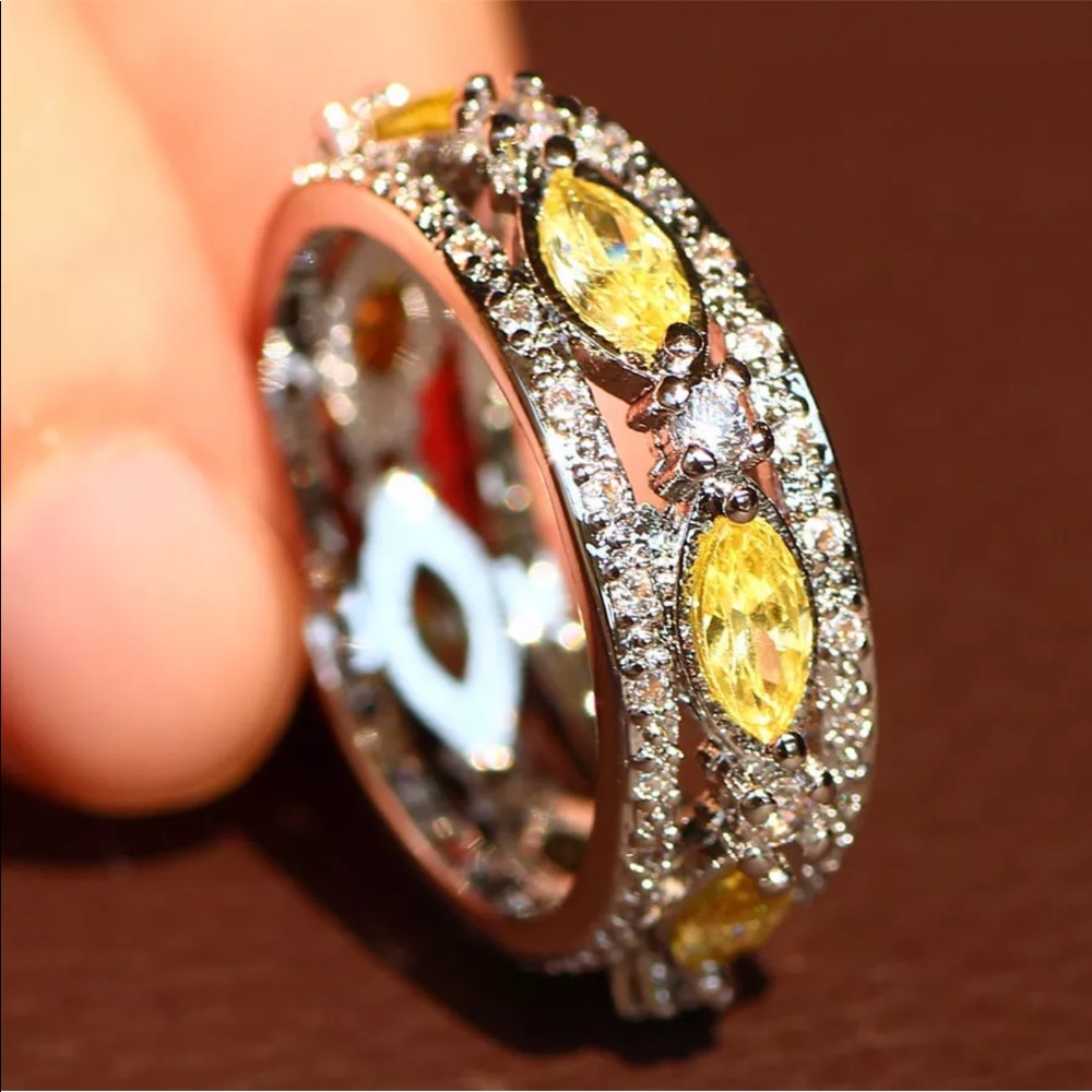 Yellow design shiny band - Picture 3 of 4
